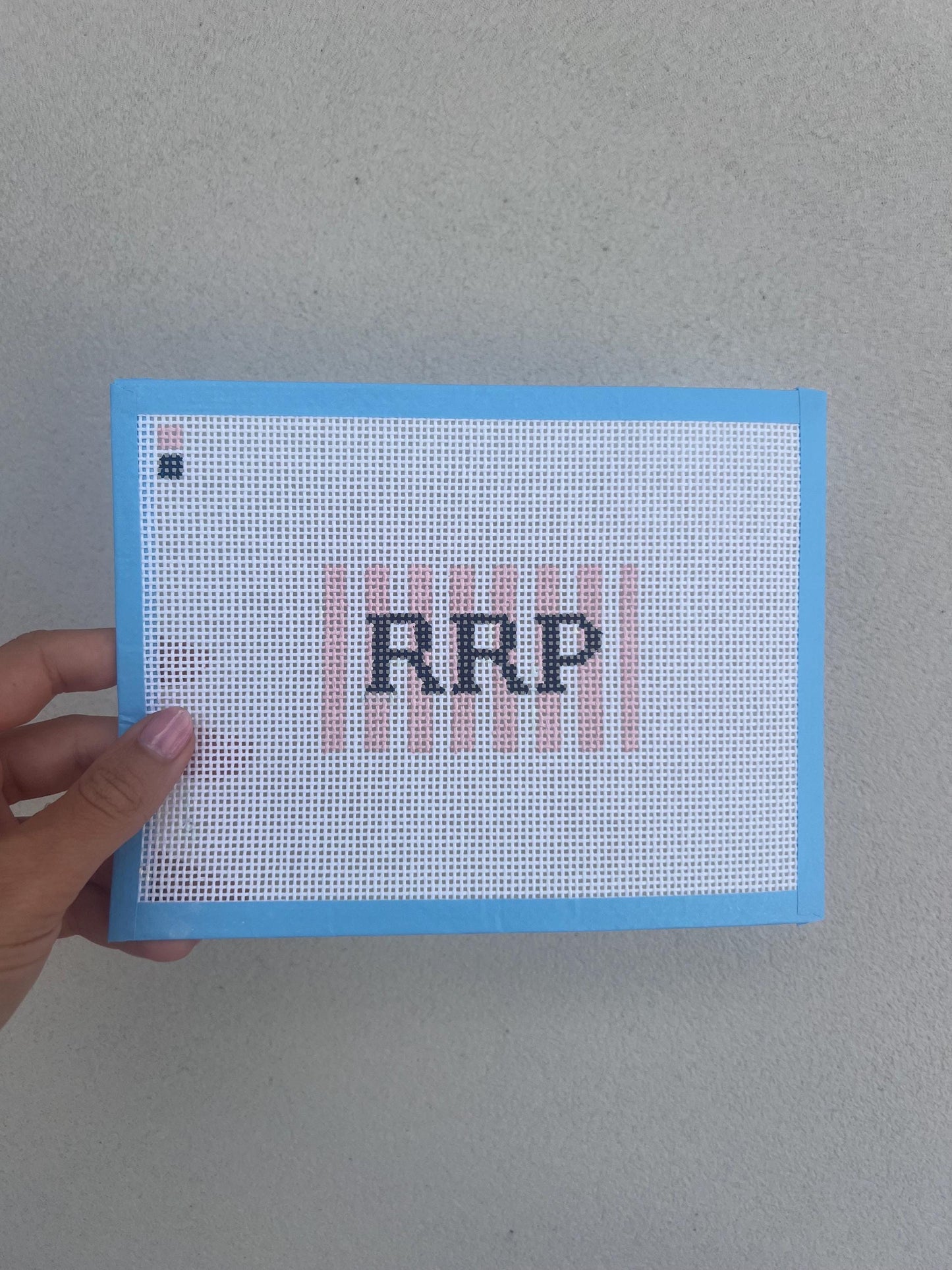 Build Your Own Monogram 13 Mesh Needlepoint Chart: Traditional Font Luggage Tag