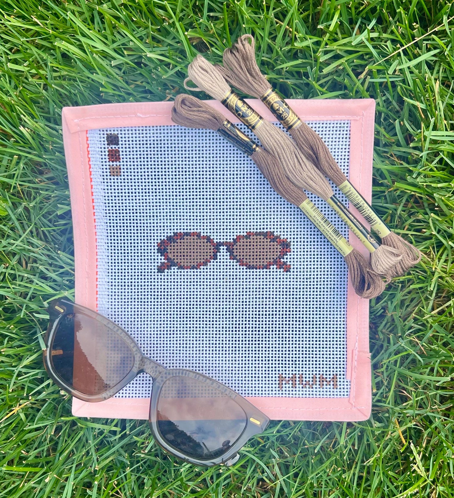 Mini Sunglasses Needlepoint Chart Digital Download – 13 Mesh Pattern with DMC Thread Color Guide, 3x1 Inch DIY Bag Charm or Patch